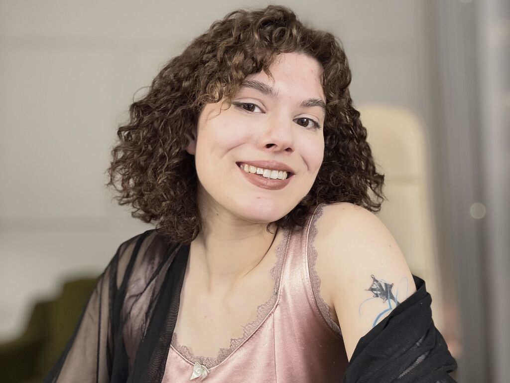 MaisieDiaz